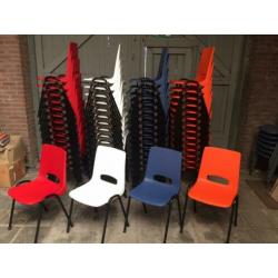 NIEUWE oranje kantinestoelen kuipstoelen stapelstoelen
