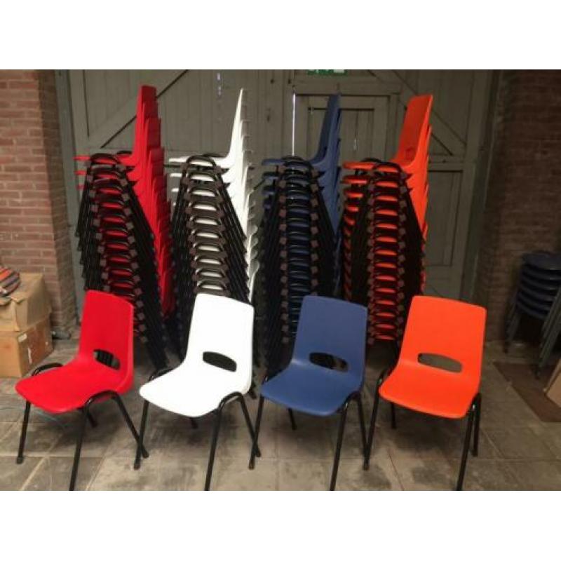 NIEUWE oranje kantinestoelen kuipstoelen stapelstoelen