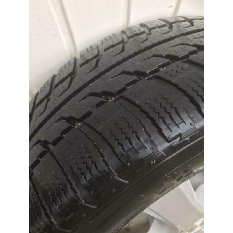 Winterbanden met lichtmetalen velgen. 16 Inch