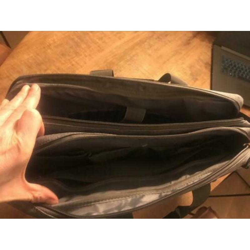 Ruime CoolBell laptoptas voor 17 inch laptop