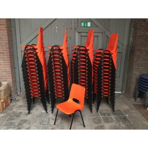 NIEUWE oranje kantinestoelen kuipstoelen stapelstoelen