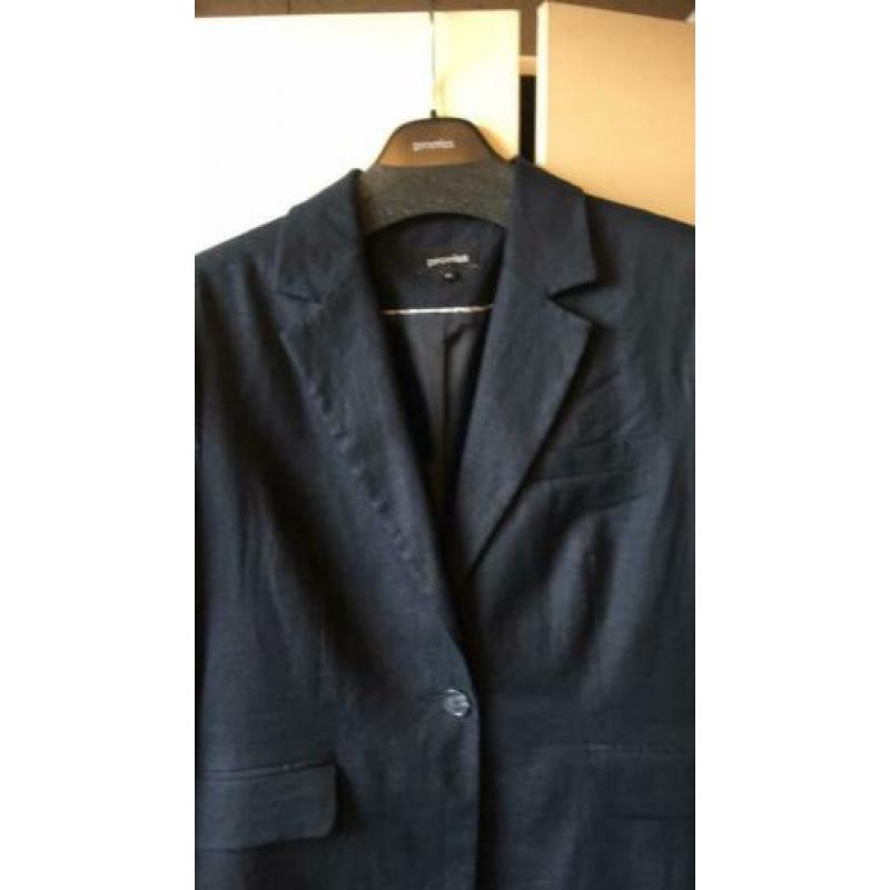 In Nieuwstraat prachtig donkerblauw linnen colbertje maat 42