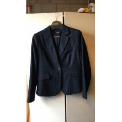 In Nieuwstraat prachtig donkerblauw linnen colbertje maat 42