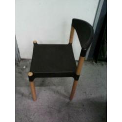 Stoelen. Kantinestoelen. Vergaderstoelen. Donkerbruin. 18 st