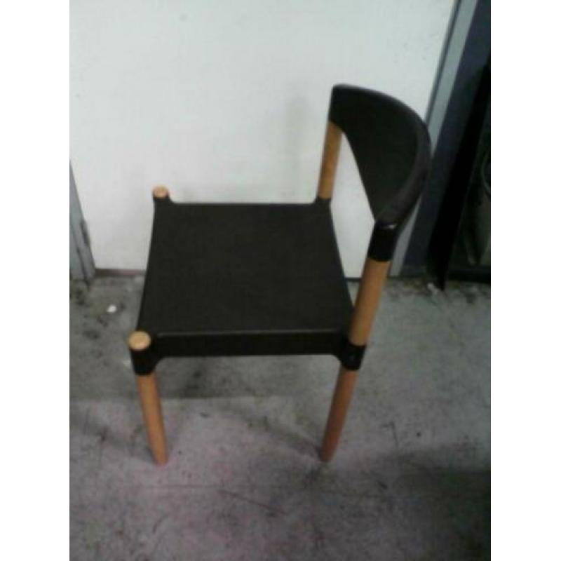 Stoelen. Kantinestoelen. Vergaderstoelen. Donkerbruin. 18 st