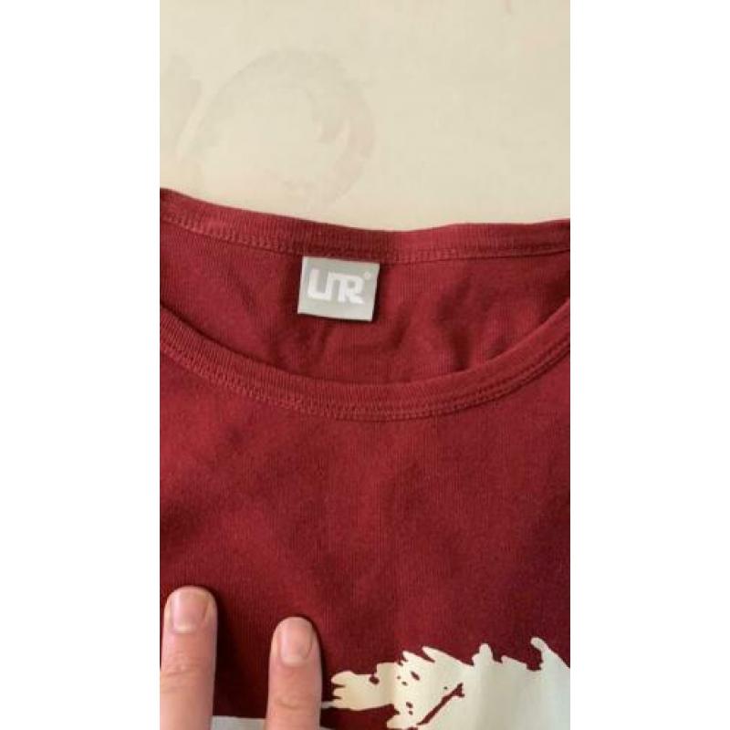 Leuk rood shirt met lange mouwen / longsleeve van UR maat M