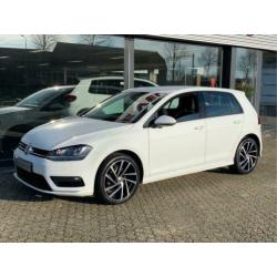 Volkswagen Golf 1.4 TSI Highline R-line in- exterieur | Rijk