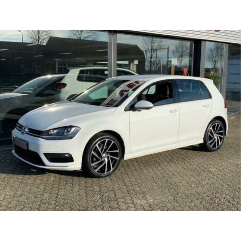 Volkswagen Golf 1.4 TSI Highline R-line in- exterieur | Rijk