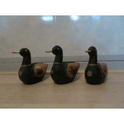 3 uit hout gesneden watervogels met koper 13/10 cm