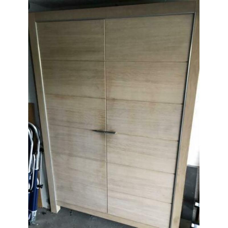 Mooi eikenhouten dressoir- en bijpassende wandkast