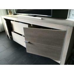 Mooi eikenhouten dressoir- en bijpassende wandkast