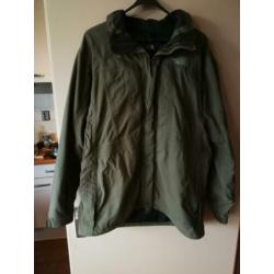 Aangeboden outdoor/regenjas van the North Face