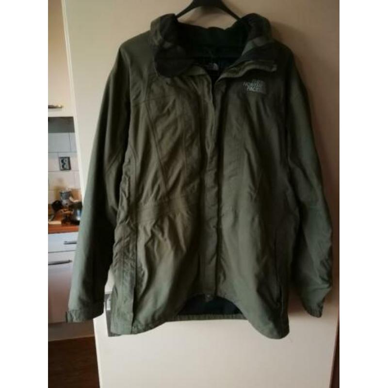 Aangeboden outdoor/regenjas van the North Face