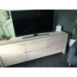 Mooi eikenhouten dressoir- en bijpassende wandkast