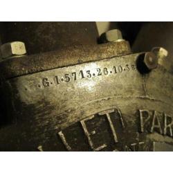 +/- 1924 Rene Gillet V-twin motorblok + diverse onderdelen.