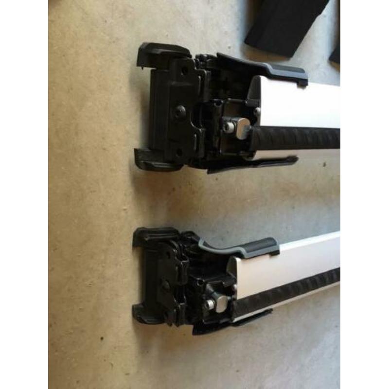 Thule dakdragers Jaguar fpace
