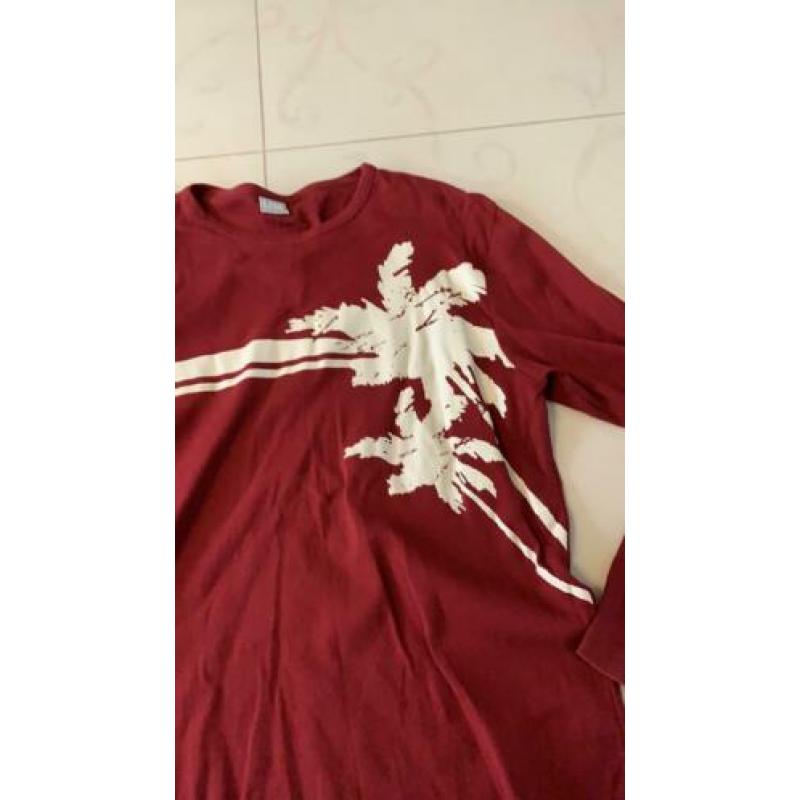 Leuk rood shirt met lange mouwen / longsleeve van UR maat M