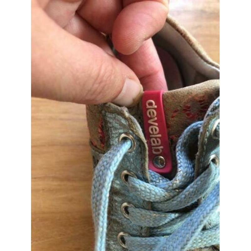 Leuke schoenen voor een meisje van Develab maat 24