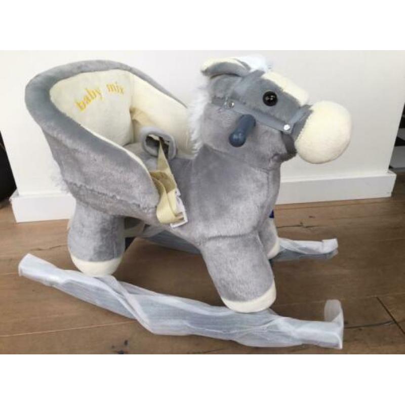 Pluche hobbelpaard van Babymix met muziek; nieuw