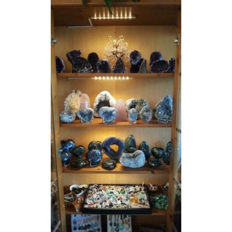 Zeer VEEL Sculpturen Lapis Labradoriet Apatiet Septarie etc