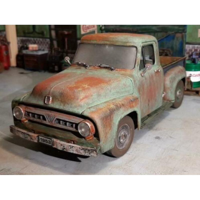Eef's Rusty Modelcars Ford F-100 1:18 Road Legends