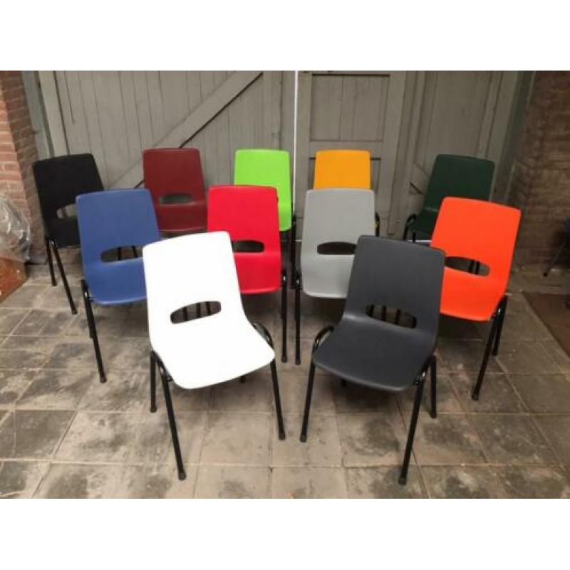 NIEUWE oranje kantinestoelen kuipstoelen stapelstoelen