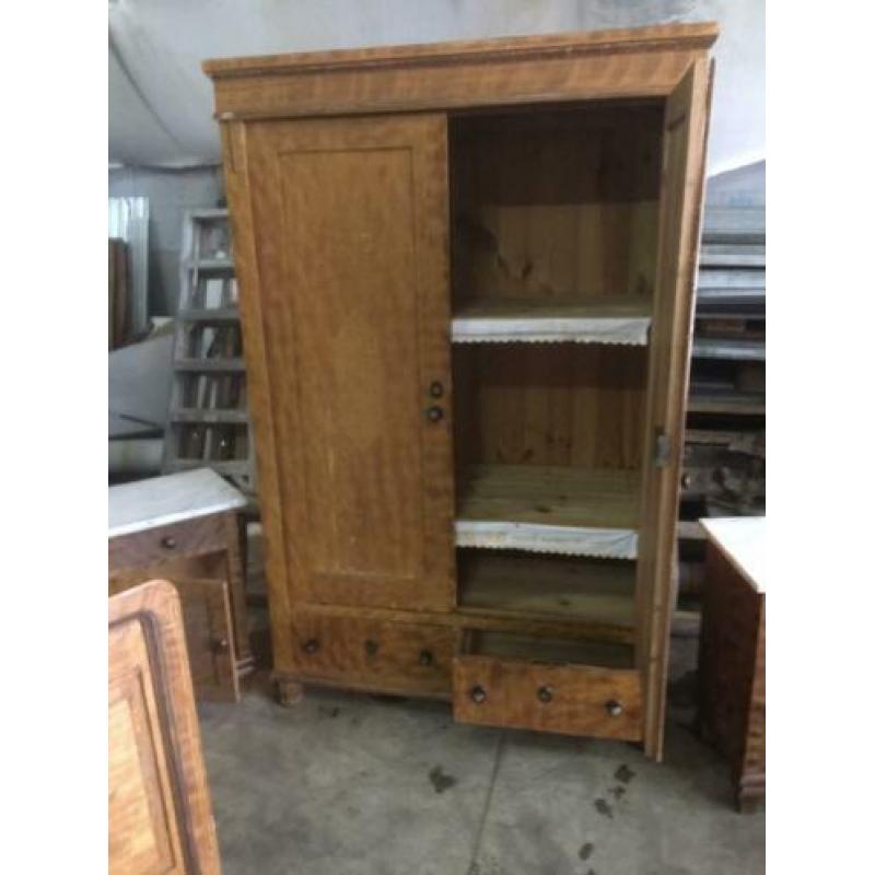 Oude grenen slaapkamer