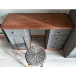 Bureau met kruk