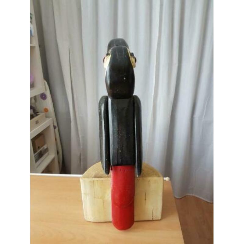 Houten Toekan op sokkel