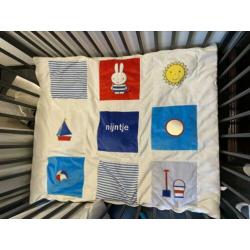 Babybox 100x80 cm, matras, kleed, muziekdoos en speelgoedzak