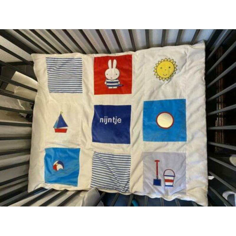Babybox 100x80 cm, matras, kleed, muziekdoos en speelgoedzak