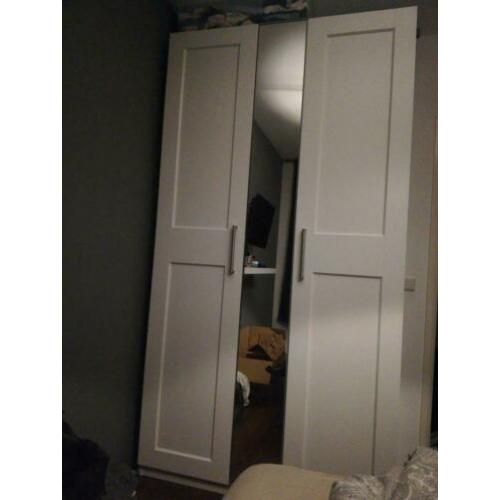 PAX kast met spoed weg!