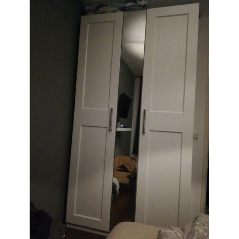 PAX kast met spoed weg!