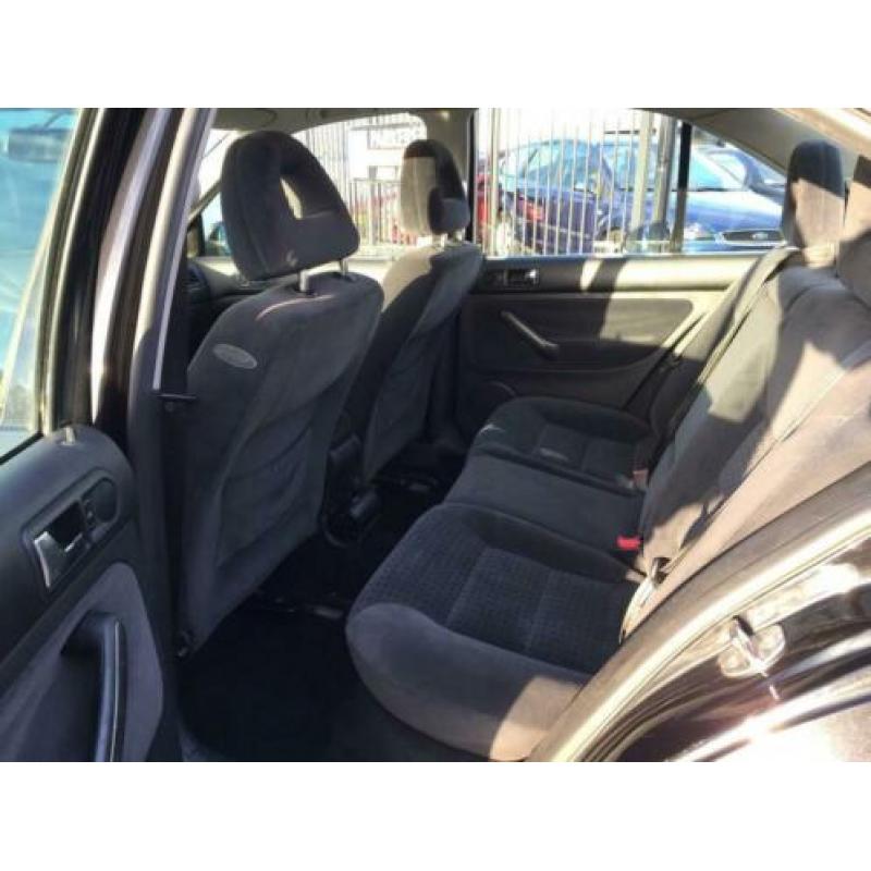 Volkswagen Bora 2.0 Trendline, AIRCO, APK TOT 26-02-2021, 4X