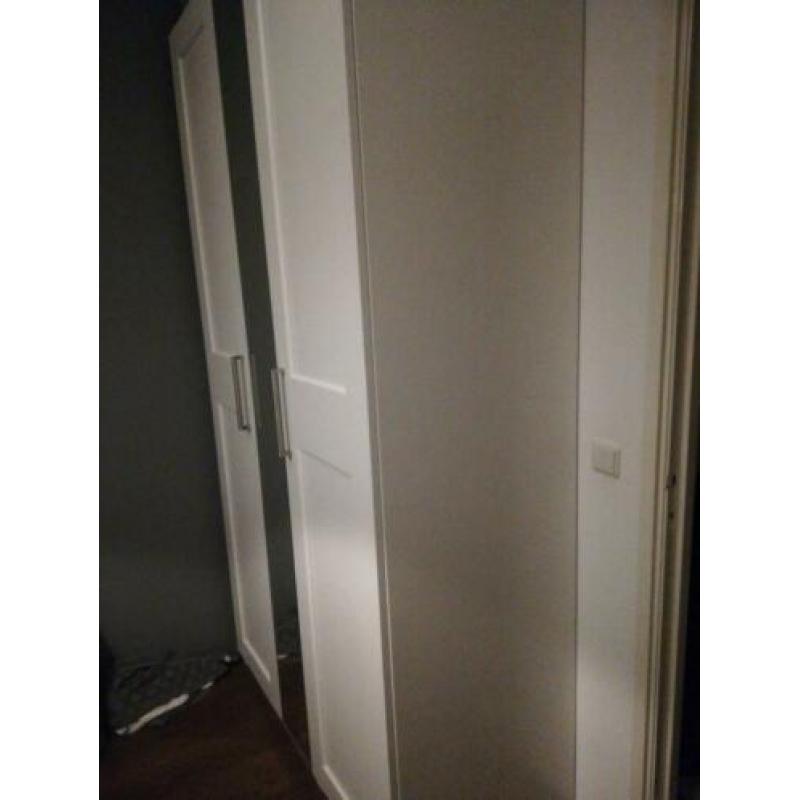 PAX kast met spoed weg!