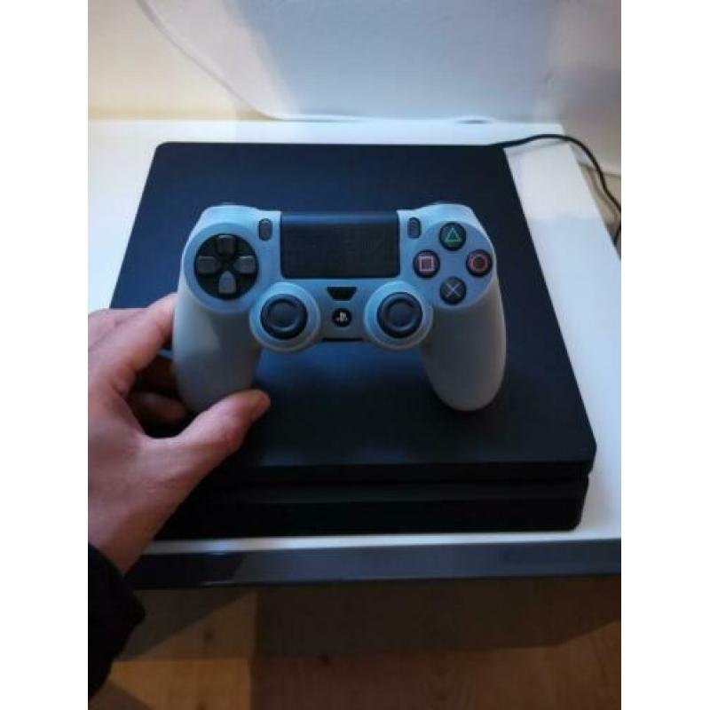 Playstation 4 Slim 1 TB