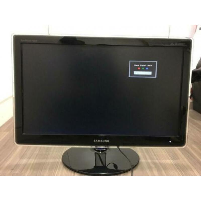 Amd A serie desktop met 2 x samsung 23 inch full hd monitor