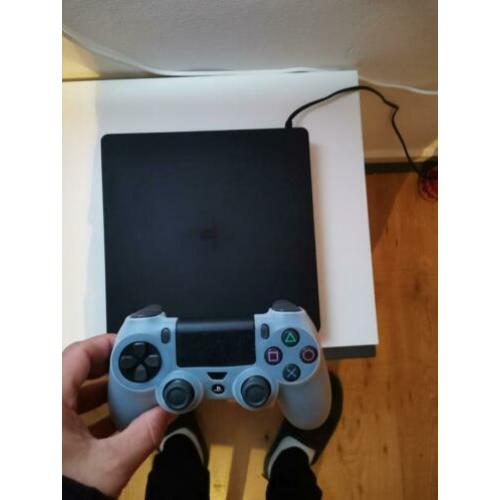 Playstation 4 Slim 1 TB