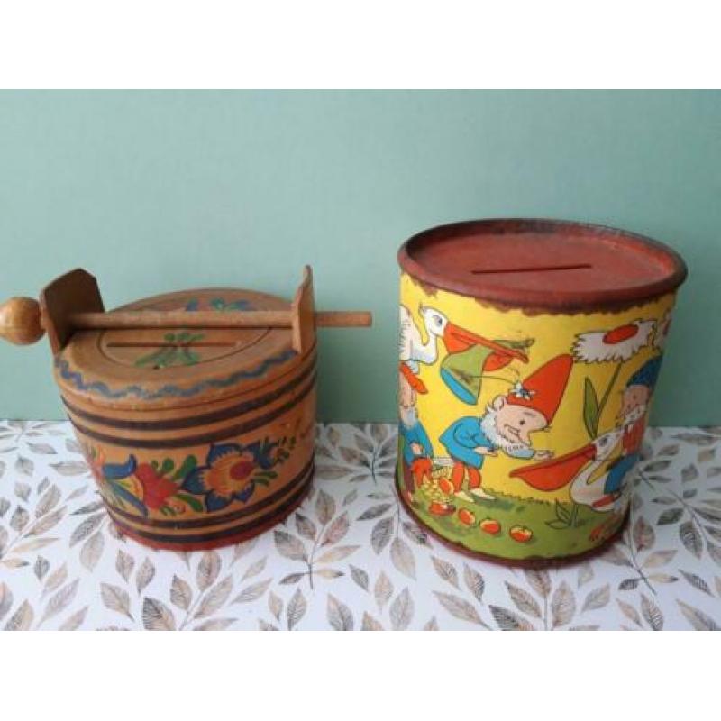 Oud spaarpotje Handbeschilderd. 6 cm Blikje kabouters