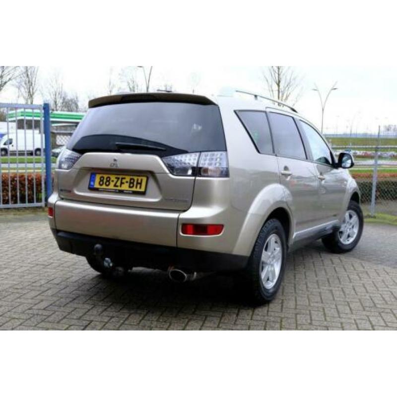 Mitsubishi Outlander 2.4 Intro Edition 2WD 7-Pers. Clima/LMV