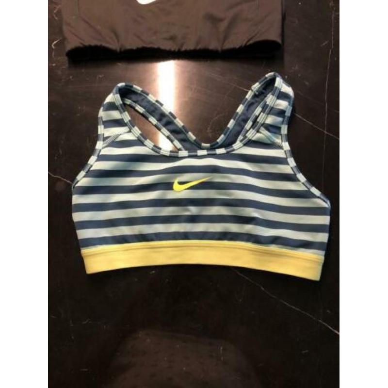 3 Nike sport BH’s - maat S
