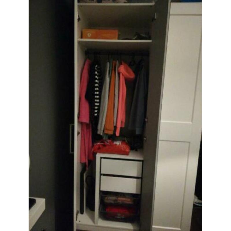 PAX kast met spoed weg!
