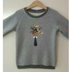 GRATIS VERZENDING Giraffe met stropdas SWEATER maat 116