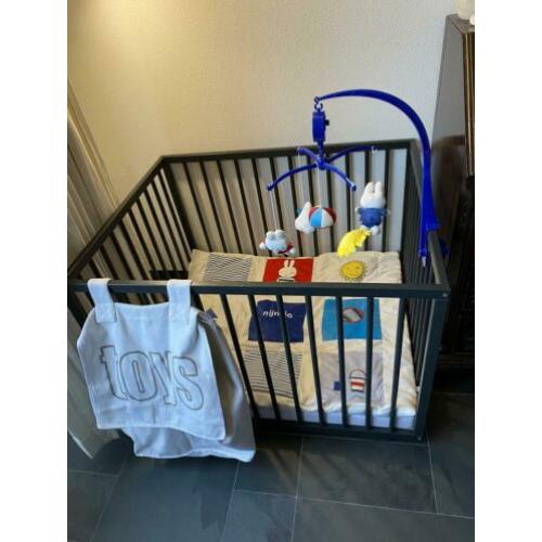 Babybox 100x80 cm, matras, kleed, muziekdoos en speelgoedzak