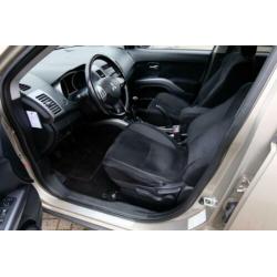 Mitsubishi Outlander 2.4 Intro Edition 2WD 7-Pers. Clima/LMV