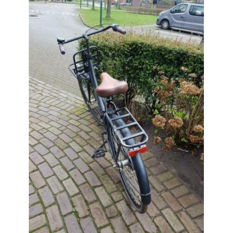 Zwarte Damesfiets Cortina U1 3 versnellingen en transportrek