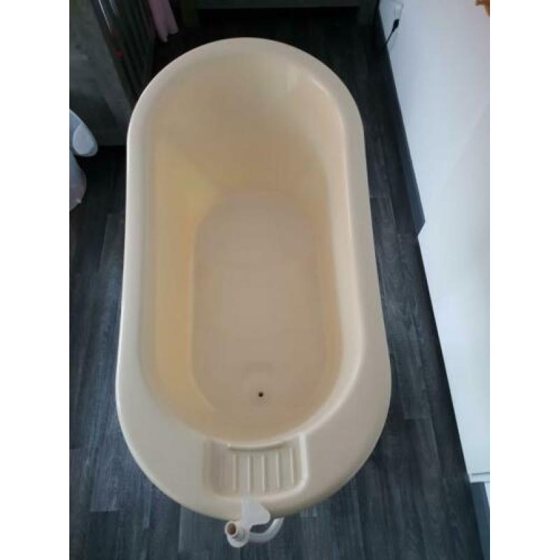 Bebe jou babybad op standaard + luieremmer + tummytub