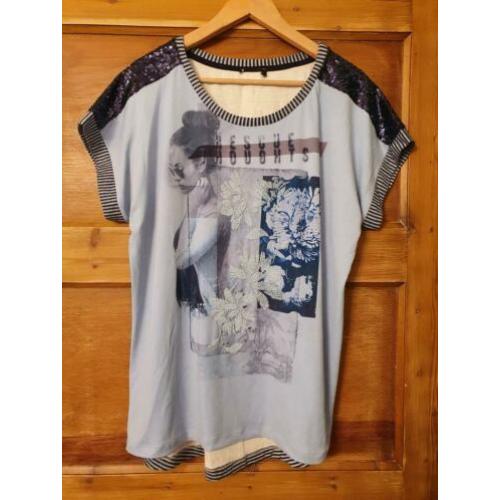 Mooie blauwe top met pailletten en glitters, maat XL