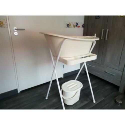 Bebe jou babybad op standaard + luieremmer + tummytub