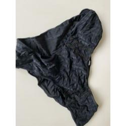 Setje Marie Jo bustier met 2 broekjes 70 E /40
